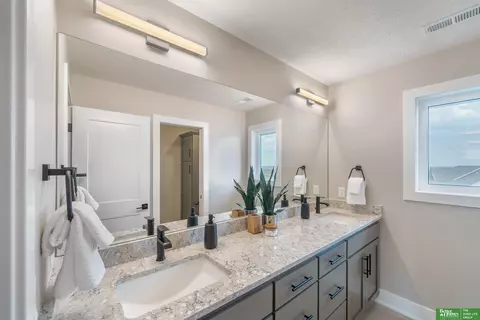 135 N 10th Ave, Springfield, NE 68059 photo 26