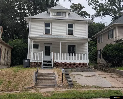 415 S 1 St, Council Bluffs, IA 51503