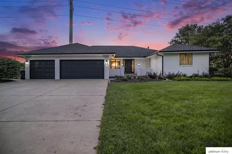 12236 Rose Ln, Omaha, NE 68154
