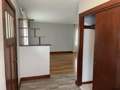 Entry Way - 1228 E St, Geneva, NE 68361 photo 2 of 2