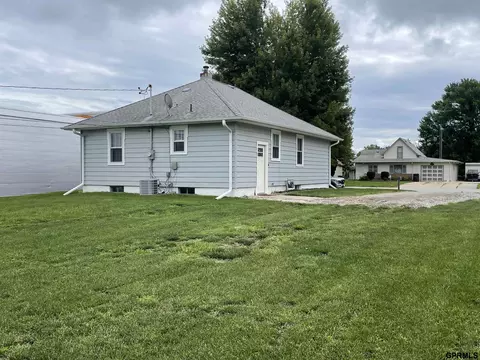 Exterior - 1228 E St, Geneva, NE 68361 photo 2 of 4