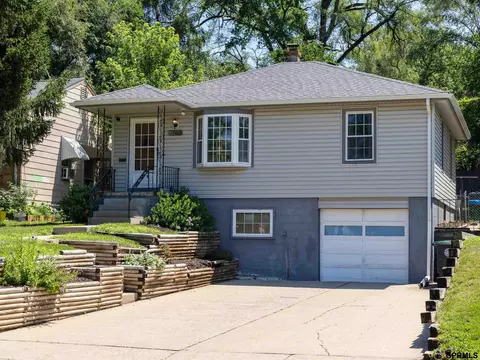 3709 N 55 St, Omaha, NE 68104
