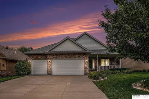 829 S 183 St, Elkhorn, NE 68022