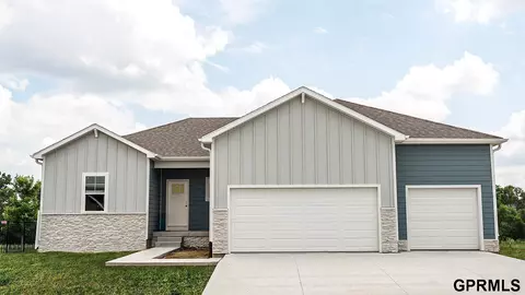 6216 Harvest Dr, Papillion, NE 68157