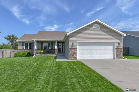 13470 Montrose Ct, Waverly, NE 68462