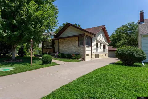 2031 N 49th St, Omaha, NE 68104