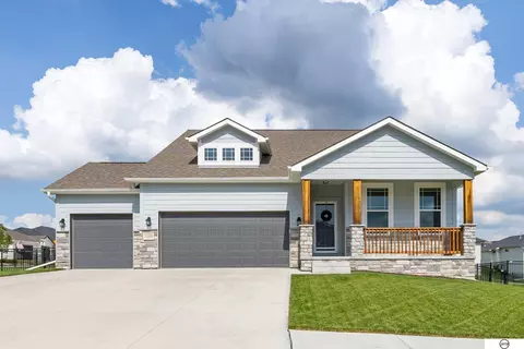 12105 S 208 St, Gretna, NE 68028