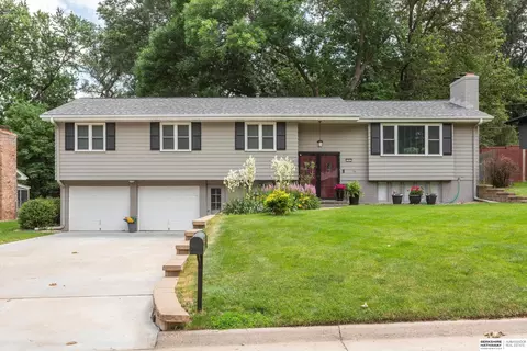 11817 Cedar St, Omaha, NE 68144 photo 2
