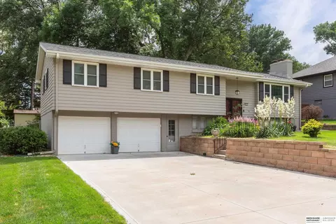 11817 Cedar St, Omaha, NE 68144 photo 4
