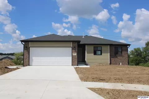6441 N 13th Ct, Lincoln, NE 68514