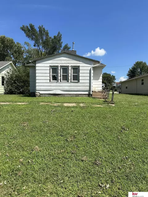 1416 N Kansas St, Superior, NE 68978