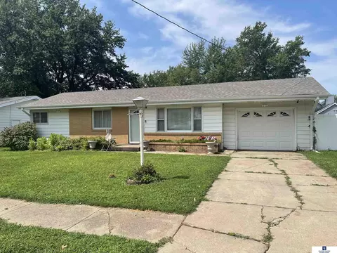 605 View St, Tabor, IA 51653