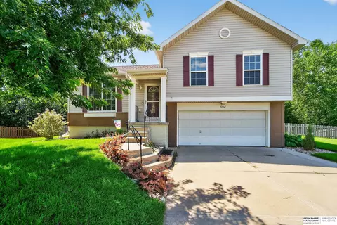 15860 Willow Cir, Omaha, NE 68136