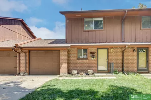4710 Canterbury Ln, Lincoln, NE 68512