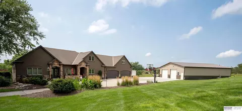 9056 S 232nd Cir, Gretna, NE 68028