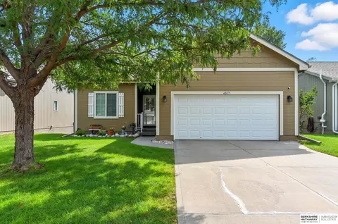 4807 N 160th St, Omaha, NE 68116
