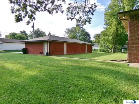 Exterior - 624 N 8th St, Beatrice, NE 68310 photo 2 of 3