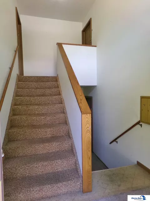 Entry Way - 624 N 8th St, Beatrice, NE 68310 photo 2 of 3
