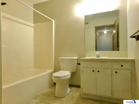 Bath - 624 N 8th St, Beatrice, NE 68310 photo 1 of 3
