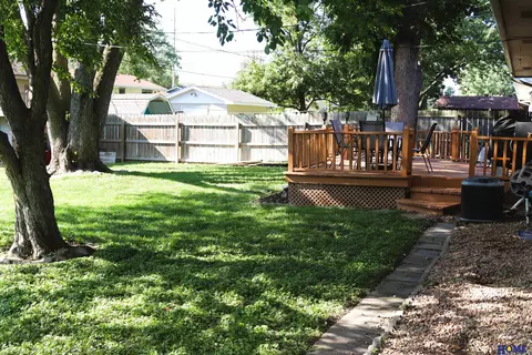 Exterior - 1607 N 18th St, Beatrice, NE 68310 photo 4 of 8