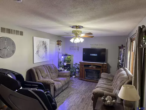 Living - 1607 N 18th St, Beatrice, NE 68310 photo 1 of 3