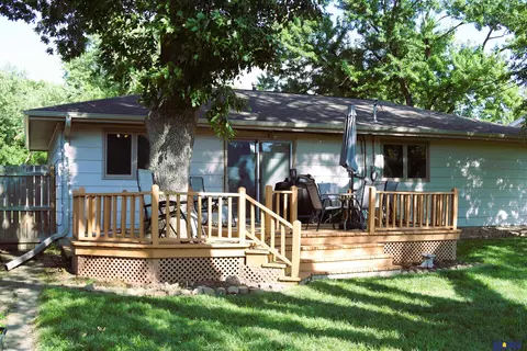 Exterior - 1607 N 18th St, Beatrice, NE 68310 photo 7 of 8