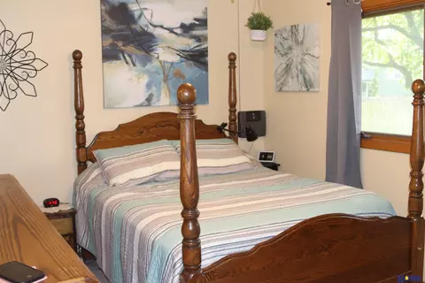 Bedroom - 1607 N 18th St, Beatrice, NE 68310 photo 3 of 6