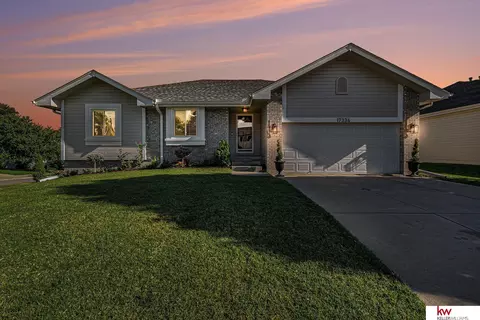 17334 Orchard Ave, Omaha, NE 68135