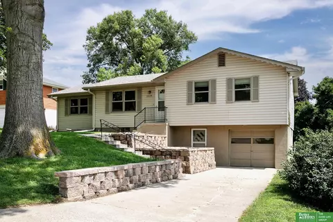 2105 S 123rd Ave, Omaha, NE 68144