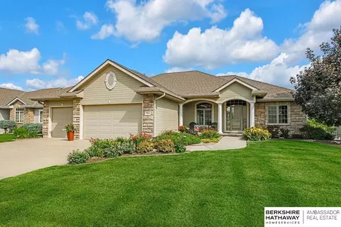 7501 S 170th St, Omaha, NE 68136