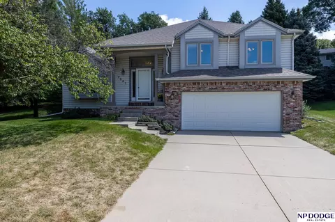 7341 Skyhawk Cir, Lincoln, NE 68506