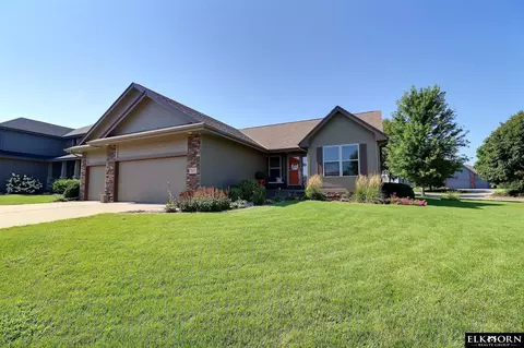 16315 Craig Ave, Bennington, NE 68007