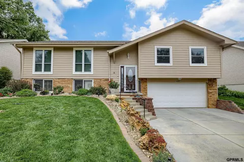 628 N 151 Cir, Omaha, NE 68154