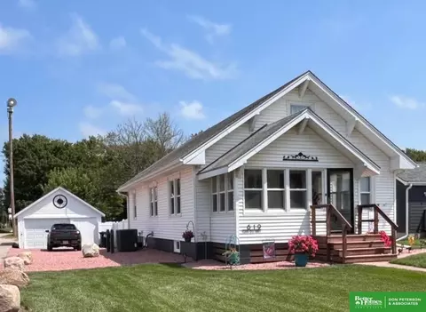 619 S 13 St, Tekamah, NE 68061