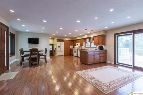 10919 N 69 St, Omaha, NE 68152