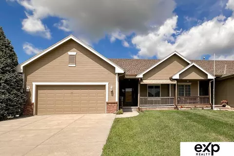 900 Maple St, Springfield, NE 68059