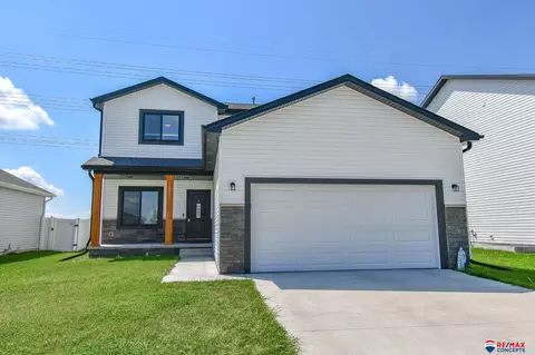 1015 W Panorama Rd, Lincoln, NE 68523