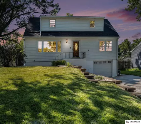 7517 Grover St, Omaha, NE 68124