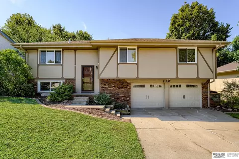 11237 Y St, Omaha, NE 68137