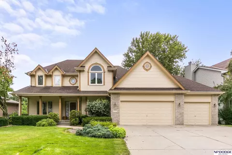 15705 Emiline St, Omaha, NE 68136