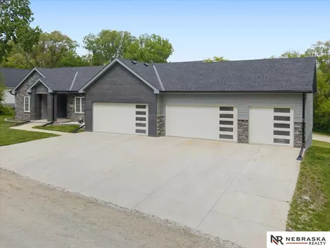 10970 Bridgeview Dr, Blair, NE 68008