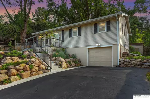 11935 Calhoun Rd, Omaha, NE 68152