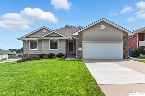 7003 Thorn Apple Ln, La Vista, NE 68128
