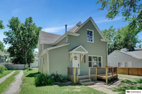 2763 E St, Lincoln, NE 68510