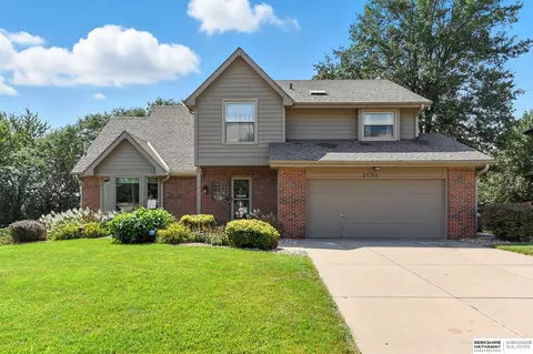 21711 Woolworth Ave, Elkhorn, NE 68022