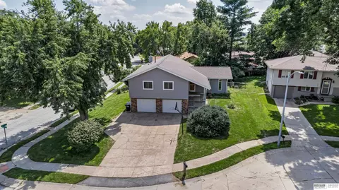 14205 Monroe Cir, Omaha, NE 68137
