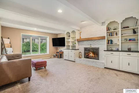 14922 Cedar Cir, Omaha, NE 68144