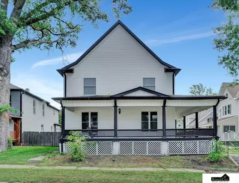 236 S 27th St, Lincoln, NE 68510