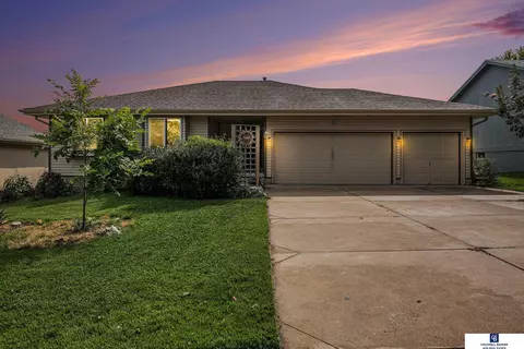 8015 S 69th St, La Vista, NE 68128