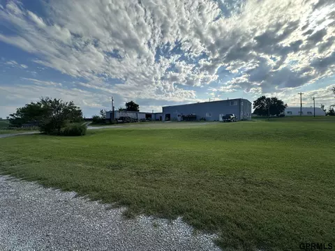 391 Country Road 2500 Rd, Crete, NE 68333